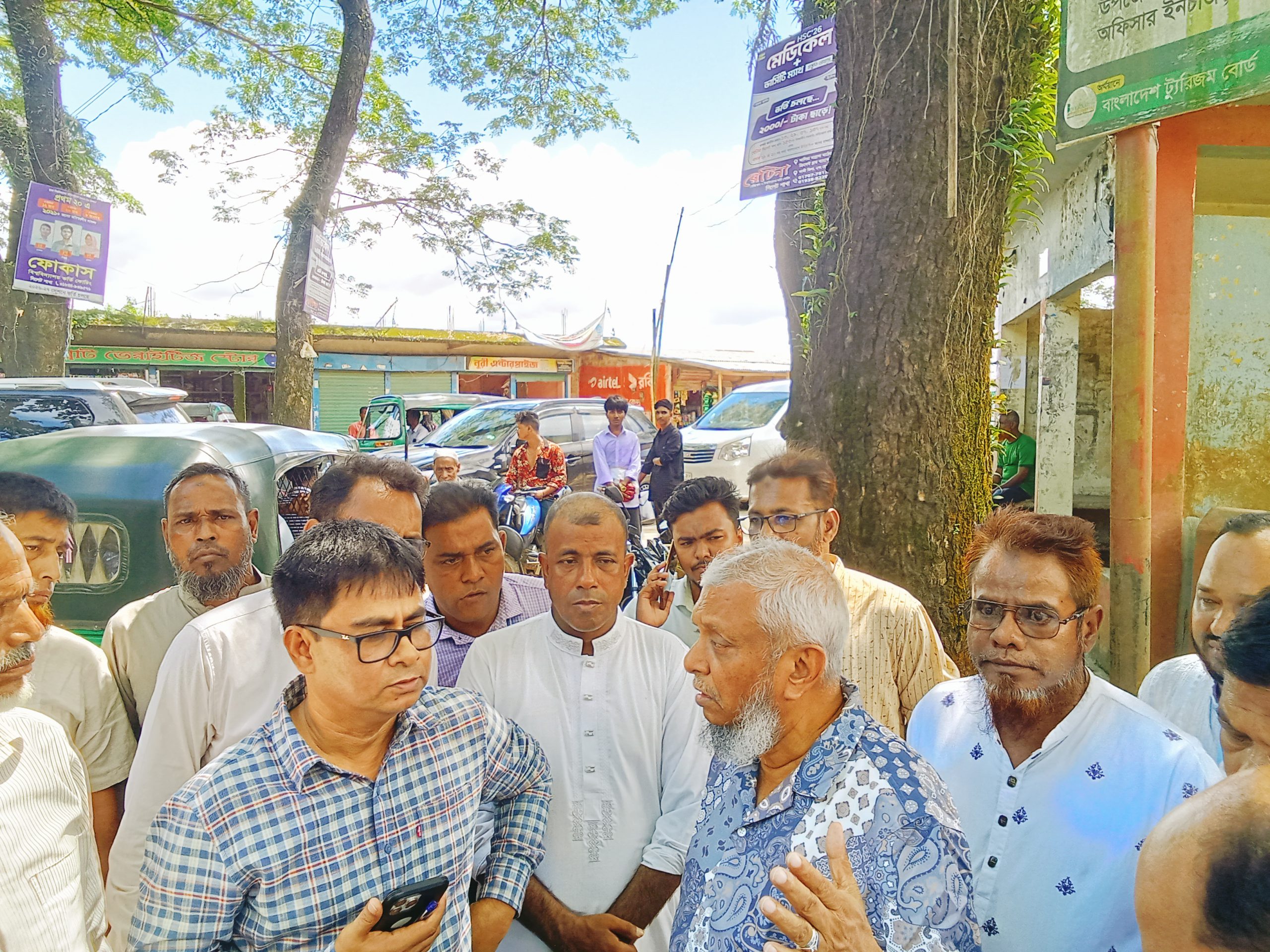 গোয়াইনঘাটের বিভিন্ন সড়ককে অগ্ৰগতি পরিদর্শনে মন্ত্ৰী আরিফুল হক চৌধুরী